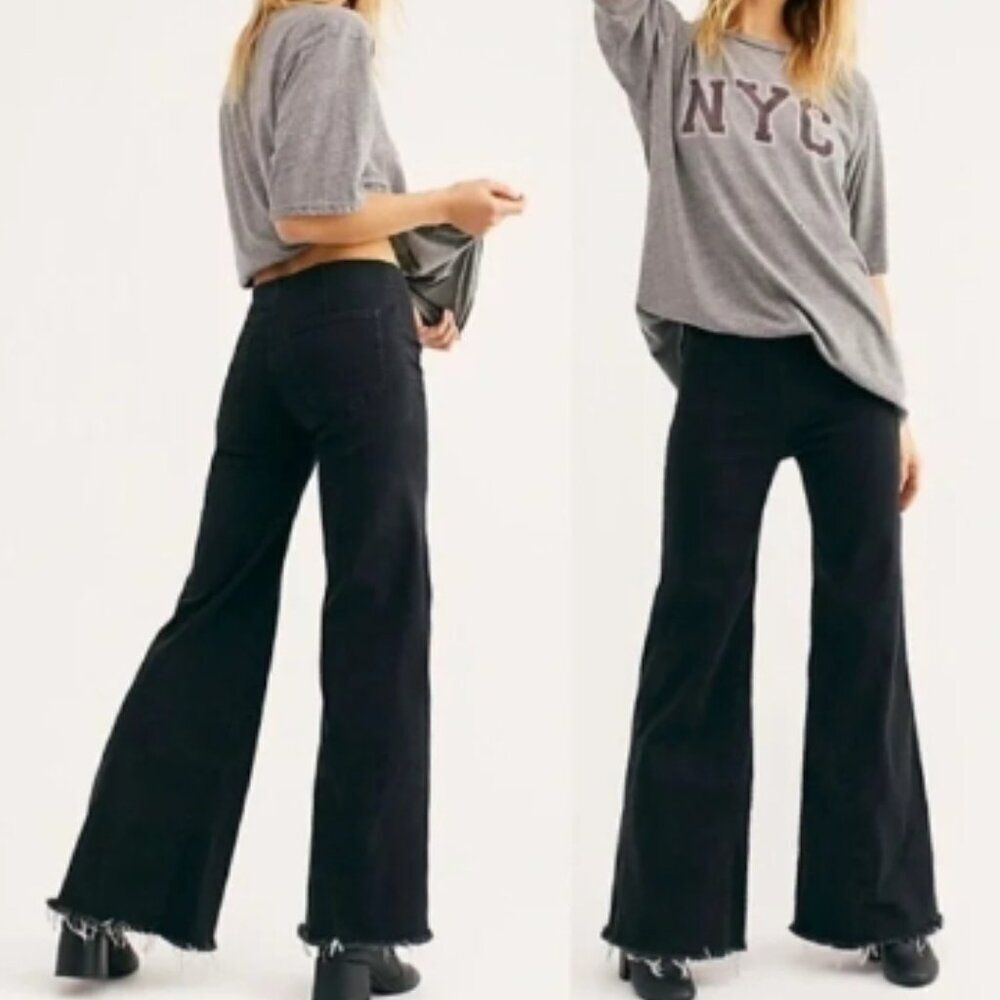 Free People Frayed Raw Hem Drapey A-Line Pull-On Bell Bottom Flare Jeans in 28